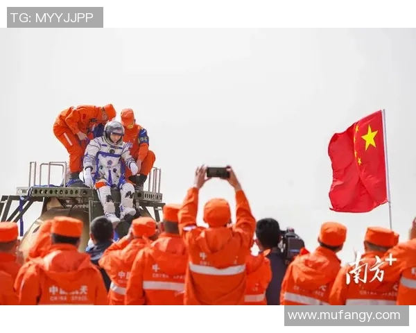 神舟二十号宇航员返航在即，地面控制中心应对太阳耀斑，着陆场准备就绪迎接凯旋